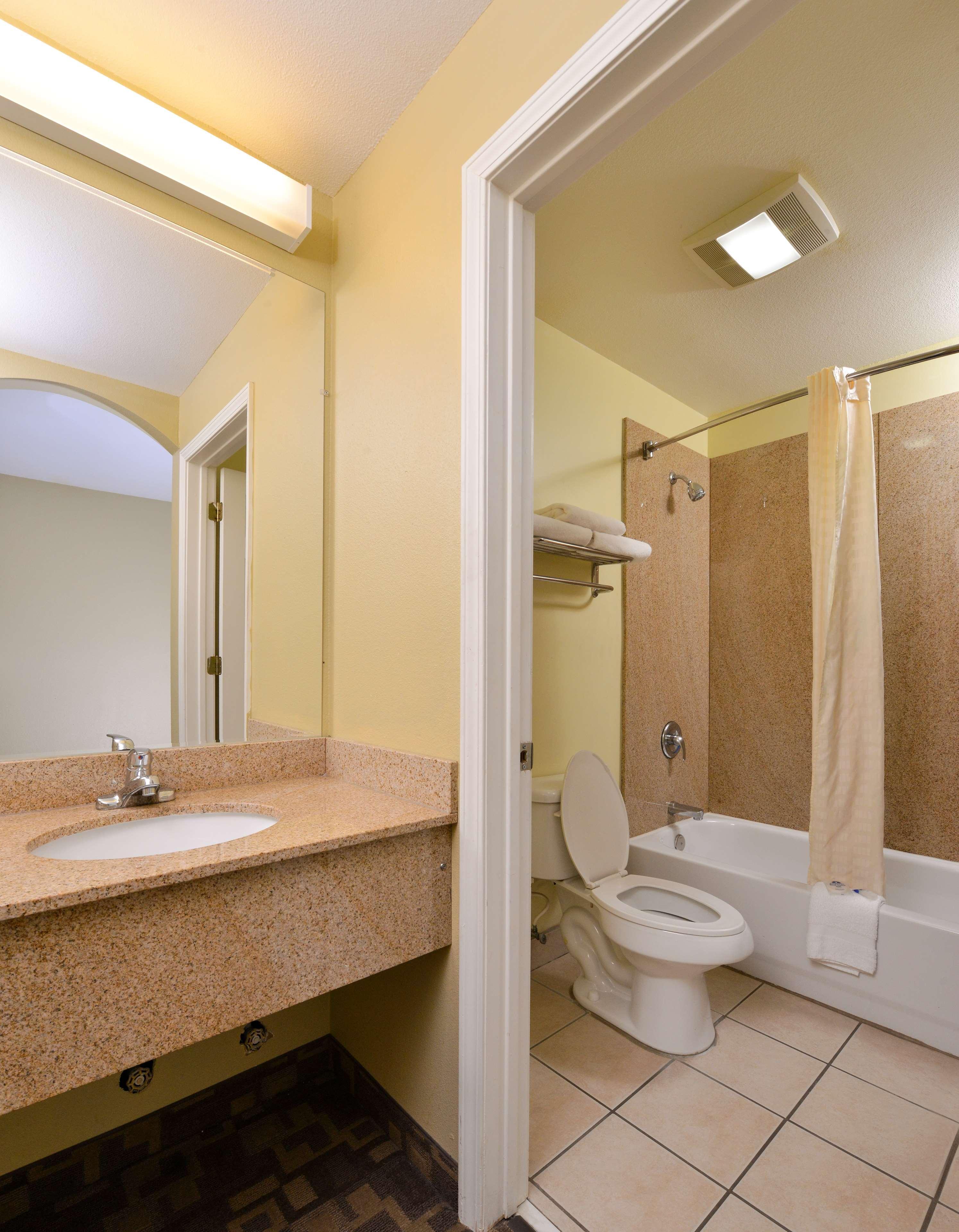 Americas Best Value Inn And Suites Little Rock Exteriör bild