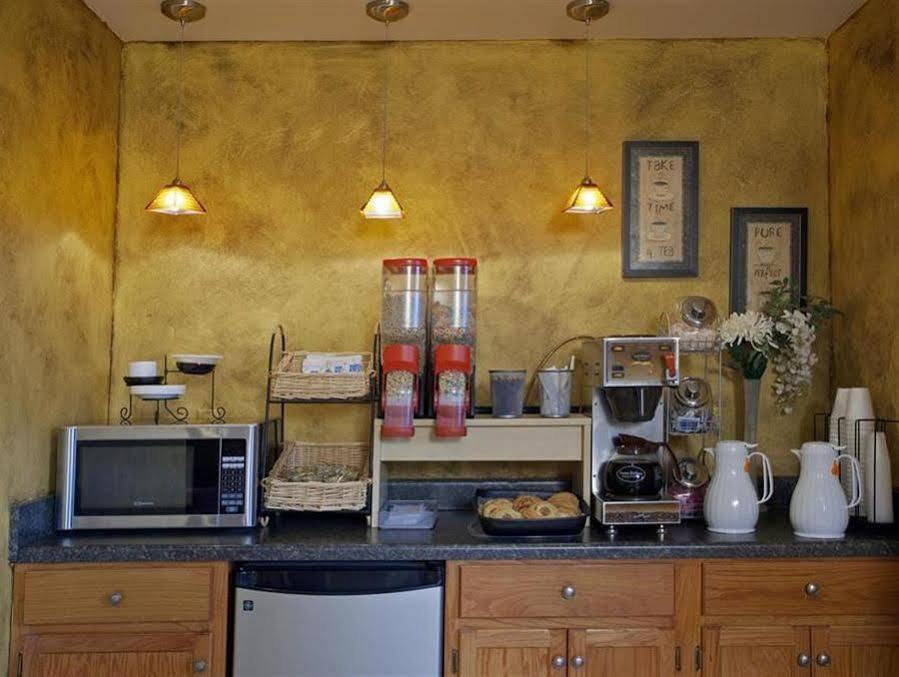 Americas Best Value Inn And Suites Little Rock Exteriör bild